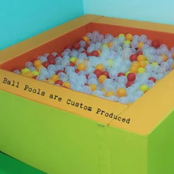 Ballbasseng med 3000 baller