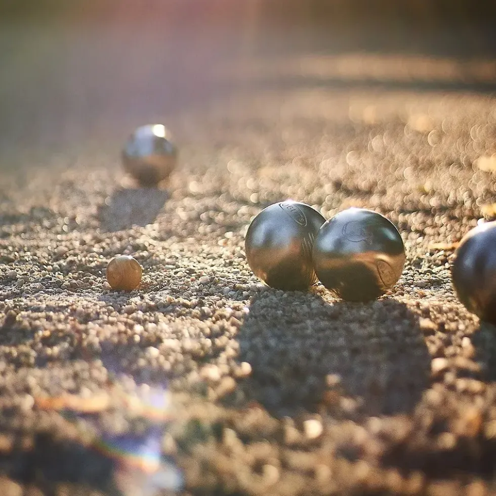 Boule fritid med liten trekasse