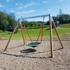 Huskestativ i tre med ståldrager