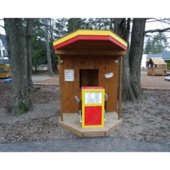 Lekehus | Bensinstasjon