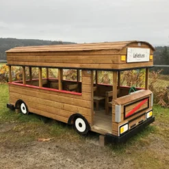 Lekehus | Buss