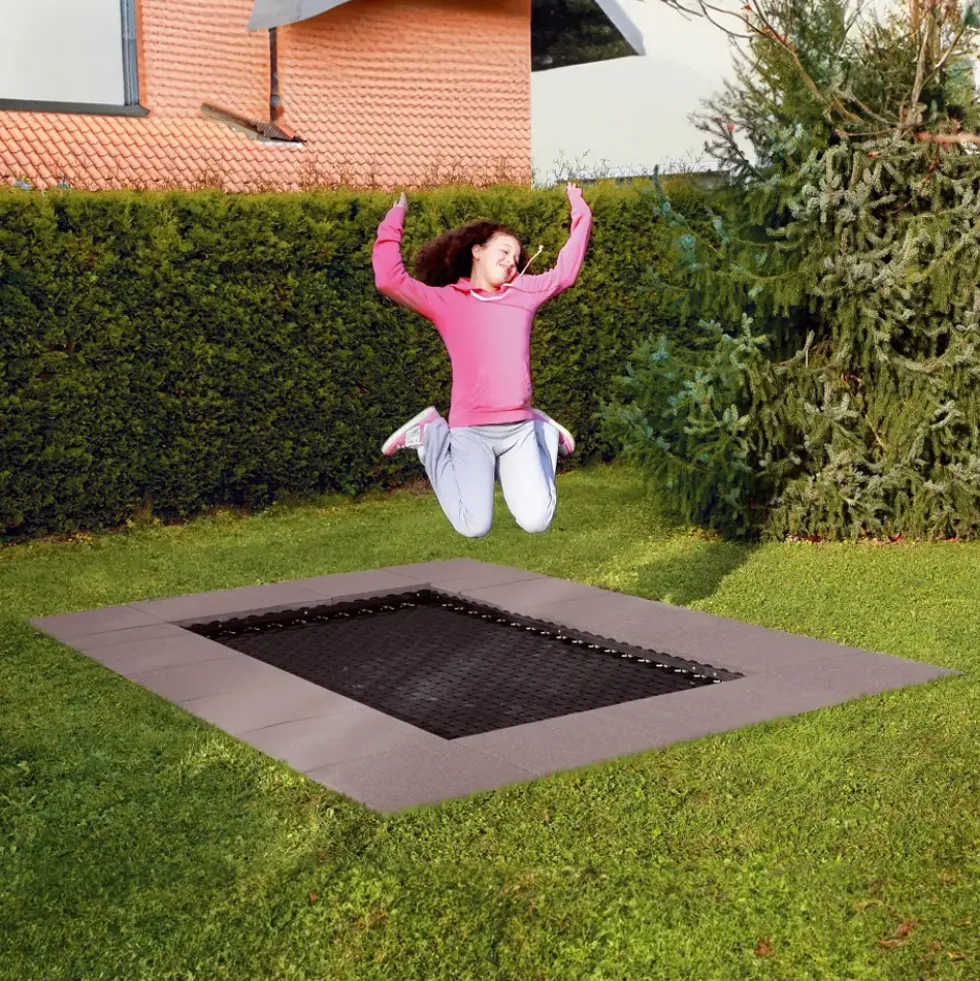 Nedfelt trampoline Adventure