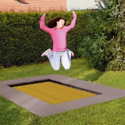 Nedfelt trampoline Adventure
