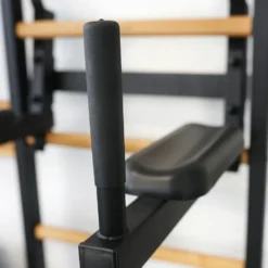 Ribbevegg BenchK 512 Svart